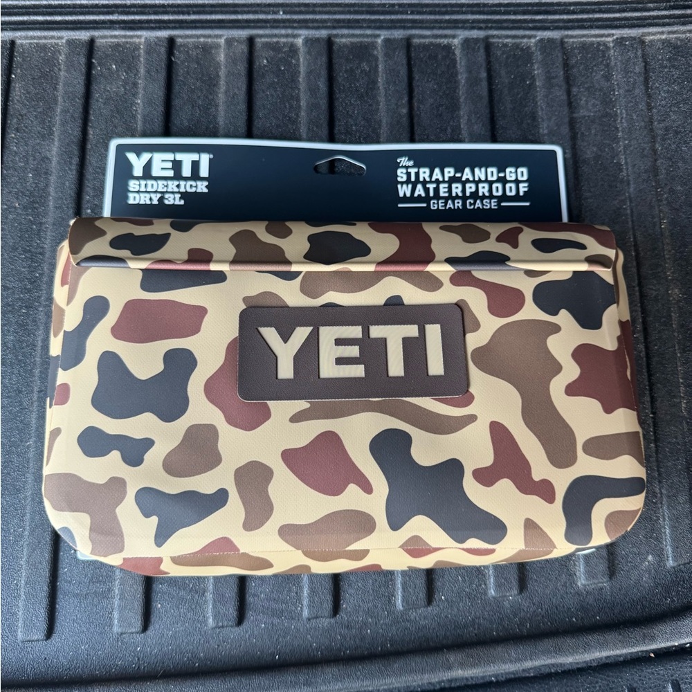 NWT  YETI Wetlands Camo Sidekick Dry 3L New Gear Case Strap And Go Waterproof